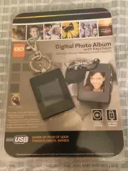 Digital Photo Album KEYCHAIN *New* 1.4" LCD 8MB USB Rechargeable Innovage