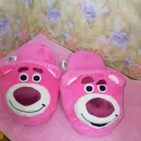 在飛比找Yahoo!奇摩拍賣優惠-正版 迪士尼 室內拖 絨毛立體拖鞋 熊抱哥 草莓熊 室內拖鞋