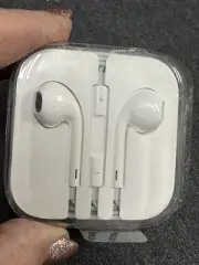 Apple iPod iPad iPhone 3.5mm Wired Earbuds Volume Control Headphones OEM SEALED