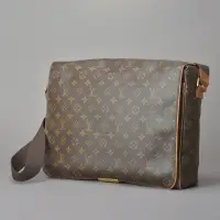 在飛比找蝦皮購物優惠-Louis Vuitton 路易威登 Aves 肩背包 斜背