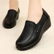 Women Single Shoes Spring Wedges Soft Sole Mother Leather Low Heels Shoes loafer
