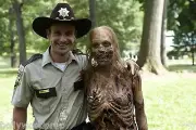 THE WALKING DEAD SHERIFF RICK GRIMES ANDREW LINCOLN ZOMBIE WALKER PHOTO POSTER