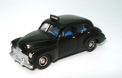 1:87 1948 FX POLICE CAR DIECAST IN ACRYLIC DISPLAY CASE - RARE