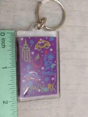 LUCITE NEW YORK PURPLE STATUE OF LIBERTY APPLE TAXI KEYCHAIN SOUVENIR