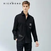 在飛比找Yahoo!奇摩拍賣優惠-JOHN RICHMOND男裝春季裝款黑色寬松印花直筒版長袖