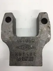 Peterbilt DS-404 Torque Rod Bracket 302166 (338-10236)