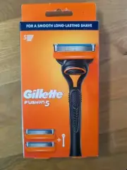 New Gillette Fusion5 Razor Handle With Blades Refill 2 Pack