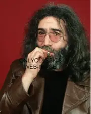 JERRY GARCIA GRATEFUL DEAD ROCK BAND 8X10 PHOTO TOKING A JOINT DEADHEAD MUSICIAN