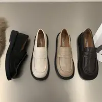 在飛比找ETMall東森購物網優惠-樂福鞋白色秋冬季加絨復古小皮鞋