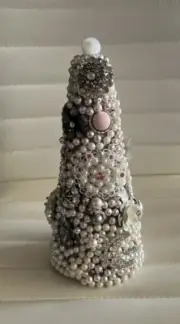 Vintage Costume Jewelry Pink White Pearl Brooch Earring Christmas Tree Art