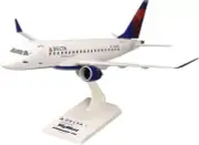 Skymarks SKR922 Delta Connection Skywest ERJ-175 Desk Top Model 1/100 Airplane