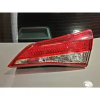 在飛比找蝦皮購物優惠-原廠中古品~小瑕疵，2018年 Toyota Vios 尾門