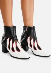 [Lamoda] Feel The Fire Ankle Boots