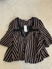 NWT American Eagles Outfitter Woman short sleeves fashion top Size XS $22