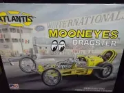 Atlantis H1223 -- MoonEyes Dragster 1:25