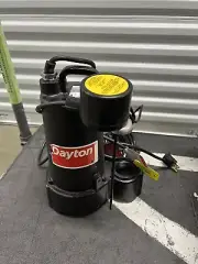 Dayton 3Bb82 1/2 Hp 1 1/2" Submersible Sump Pump 120V Ac Vertical Missing Float