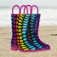 在飛比找ETMall東森購物網優惠-美國 Wildkin 兒童提把雨鞋 彩虹之心