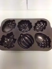 Nordic Ware Autumn Treats Cakelet Aluminum Pan New