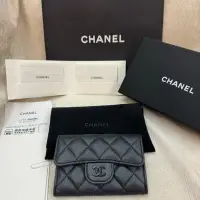 在飛比找蝦皮購物優惠-全新 CHANEL 香奈兒 羊皮 黑色 黑銀 單層卡包 卡夾