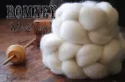 ROMNEY Undyed Natural Ecru White Combed Top Wool Roving Spinning Felting - 4 oz