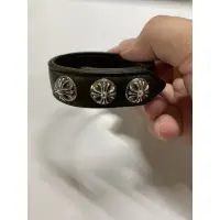 在飛比找蝦皮購物優惠-Chrome hearts 克羅心 牛皮鈕扣手環