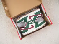 在飛比找Yahoo!奇摩拍賣優惠-Nike SB Dunk Low Gorge Green 紅