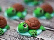 Sea Turtle cupcake toppers. A set of twelve edible cute 3D Sea Turtles