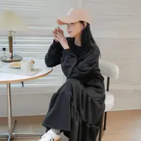 在飛比找momo購物網優惠-【TATA】拼接蛋糕傘狀裙襬長洋裝(F)