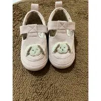 在飛比找蝦皮購物優惠-日本品牌童鞋 futa 兔兔黏貼娃娃鞋包鞋