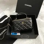 二手折扣 CHANEL 香奈兒 2021新款手把 長盒子 限量款 化妝箱 化妝包 手提 黑色 羊皮 菱格紋 復古 金鏈