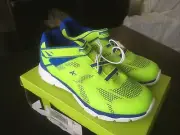 Athlete has Dynamo Volt 80892 Youth Running Shoes Size 3 New NIB