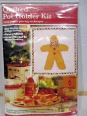 DRITZ QUILTED POT HOLDER KIT / MINI QUILT DECORATION SANTA