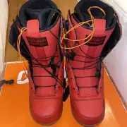 THIRTYTWO SNOWBOARD BOOTS SIZE 11 UNUSED SEE PICS