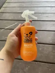 Wags & Wiggles Smooth Detangling Spray in Juicy Apricot | Dog Grooming Detang...