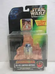 Kenner Star Wars Power of the Force Electronic Power R2-D2 UNOPENED SEALED
