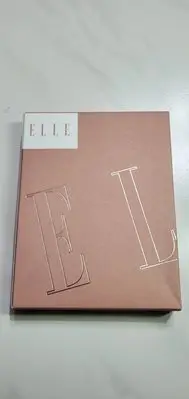 在飛比找Yahoo!奇摩拍賣優惠-ELLE時尚雜誌   75周年慶   國際品牌  ROBIN