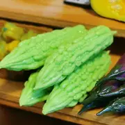 Vegetable Model Realistic Miniature Bitter Melon Eggplant Loofah Dollhouse Model Toy for Pretend Play Decor A