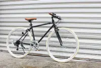 在飛比找Yahoo!奇摩拍賣優惠-【熱賣下殺】日本原裝700C變速公路自行車輕快車日本復古自行