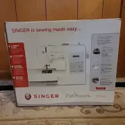 Singer Patchwork 7285Q Electronic Sewing and Quilting Machine NEW