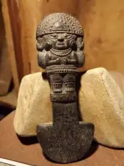 Pre-Coumbian Inca Tumi / Timu ceremonial knife artifact replica - Peruvian art