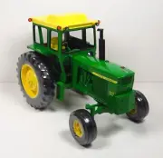 2001 National Toy Farmer Show ERTL John Deere 4520 Tractor Diecast 1:16