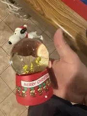 Snoopy Christmas Snow Globe