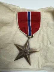 WWII Bronze Star Medal With Original Government Box NEW OLD STOCK Perfect