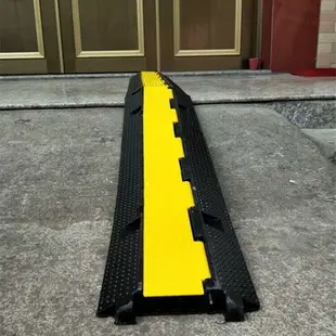 線槽減速帶橡膠線槽電線保護槽舞臺穿線板PVC過線槽道路防壓蓋線