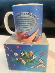 Vintage 1994 Looney Tunes Sun Sign Mug Sagittarius green dog, bow & arrow Boxed