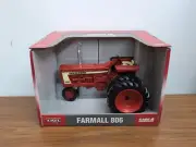 1/16 Ertl Farm Toy Farmall 806 Narrow Front Tractor W/Duals