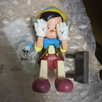 在飛比找蝦皮購物優惠-非正版 kaws 聯名 迪士尼 皮諾丘 小木偶 幸運蟋蟀 公