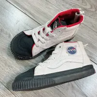 在飛比找蝦皮購物優惠-免運🔥VANS X NASA 正品超帥氣黑白兒童鞋