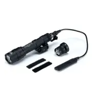 SureFire M600 Ultra High Output LED Scout Light 2 Colors Black 47 Unu CR123A