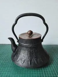 在飛比找Yahoo!奇摩拍賣優惠-日本鐵壺  正壽堂造 富士形銅蓋鐵瓶